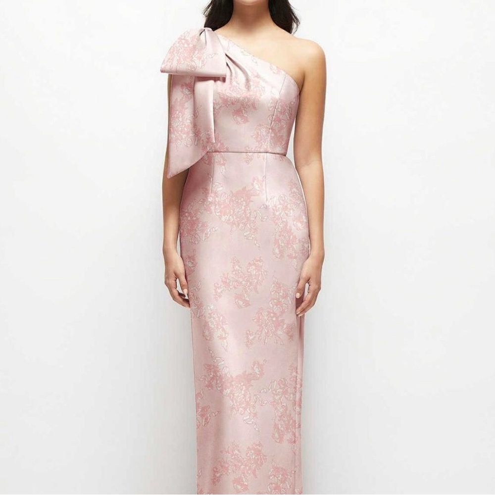 One-Shoulder Pink Jacquard Evening Dress with Bow Detail
